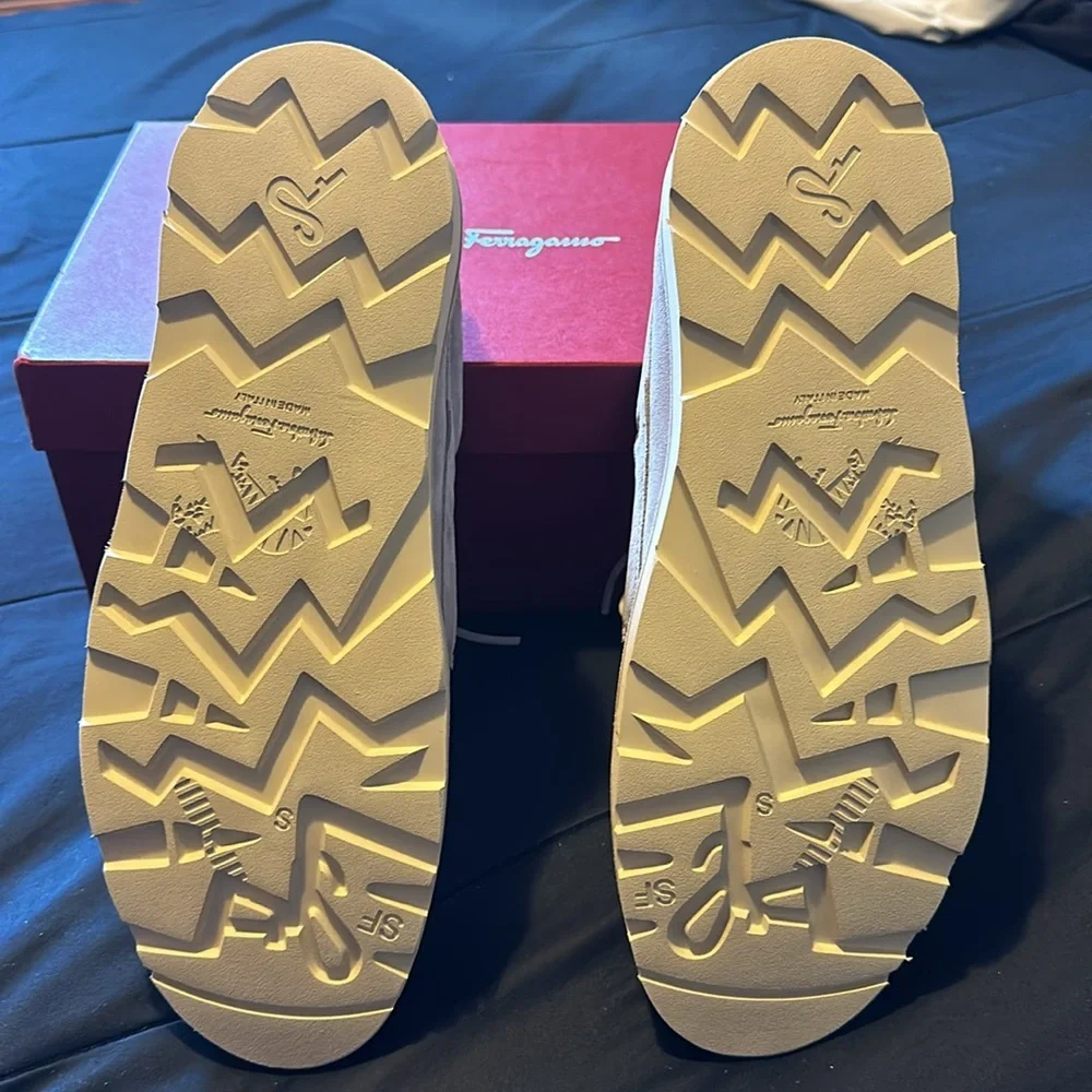 Salvatore Ferragamo men boat shoes NEW